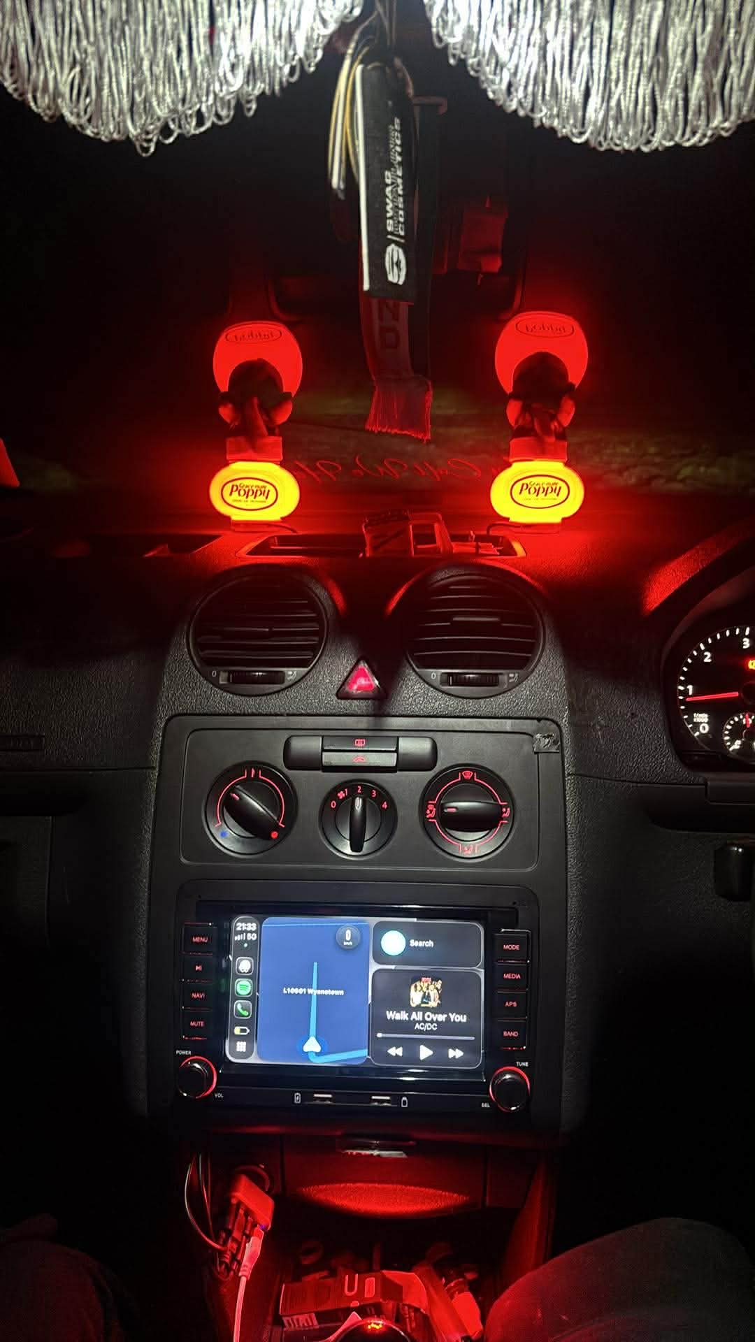 7-inch CarPlay unit installed in a VW Caddy